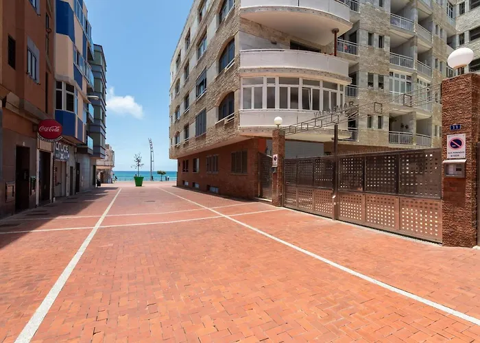 Mirando Al Mar By Canariasgetaway *